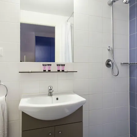 Residencia Universitaria Resa Damia Bonet * Valencia