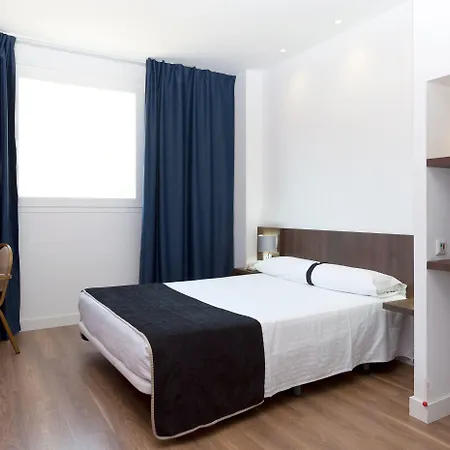 Отель Olympia Universidades 3*