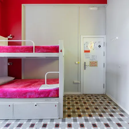 レッド ネスト *