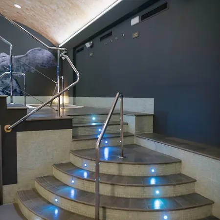 Myr Plaza Mercado & Hotel 4*