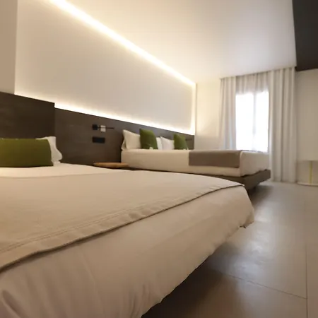 Myr Plaza Mercado & Hotel