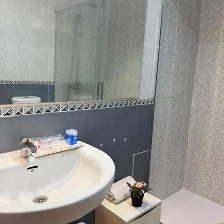 Travel Habitat Palau De Les Arts Апартаменты *