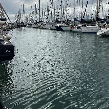 Πλωτό κατάλυμα Exclusive Unique Experience On A Sailboat Year Round Tnina *
