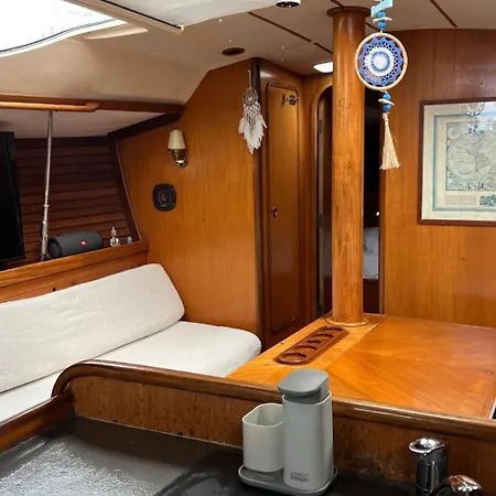 Exclusive Unique Experience On A Sailboat Year Round Tnina Βαλένθια