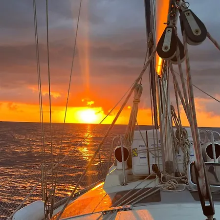 Πλωτό κατάλυμα Exclusive Unique Experience On A Sailboat Year Round Tnina Βαλένθια