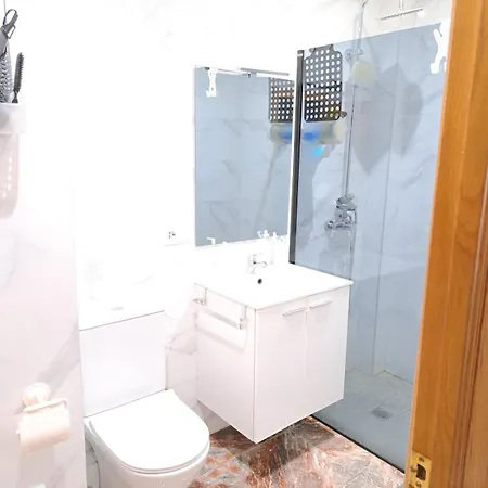 En Un Piso Compartido