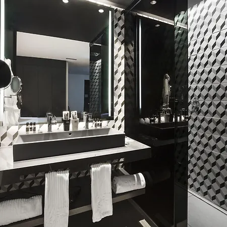 One Shot Mercat 호텔 4*