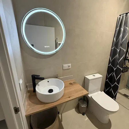 Glamour 2 Next To The Center