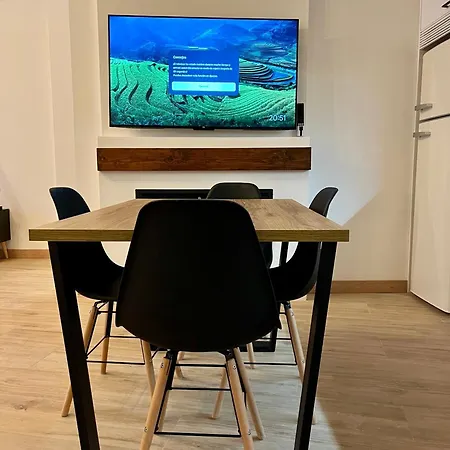 Acogedor Frente A Plaza De La Iglesia Valência