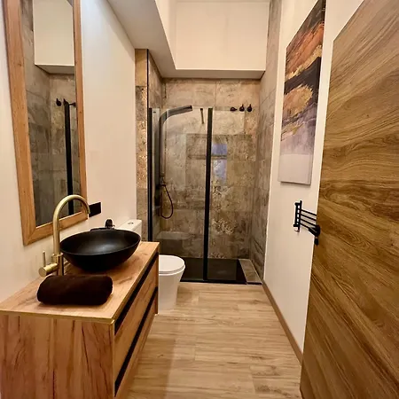 Acogedor Frente A Plaza De La Iglesia * Valenza