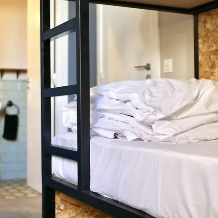 Bird House Bed and breakfast