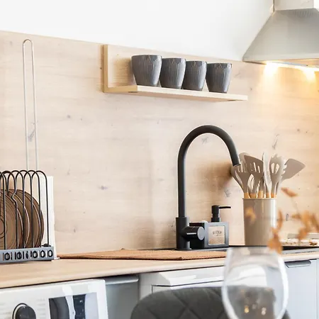 Deluxe - Ii * Valencia