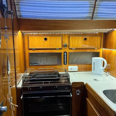 Unique Experience In Sailboat! In The 4 Seasons!! B Shi Bådhotel