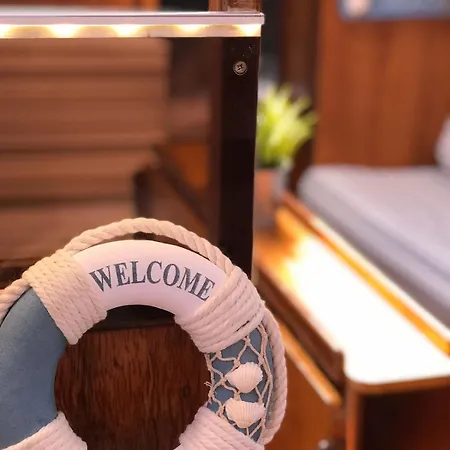 Unique Experience In Sailboat! In The 4 Seasons!! B Shi Bådhotel *