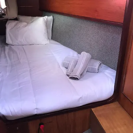 Bådhotel Unique Experience In Sailboat! In The 4 Seasons!! B Shi *