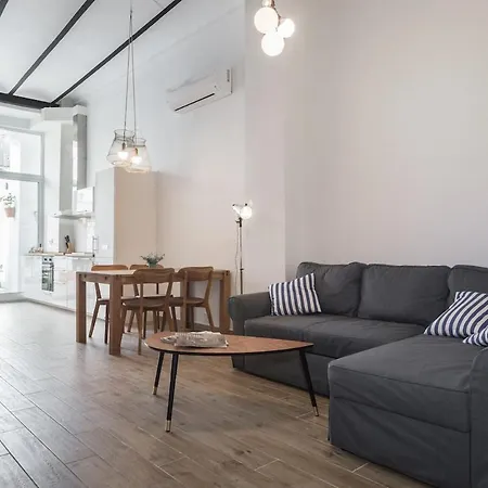 Apartment House Near W-terrace *