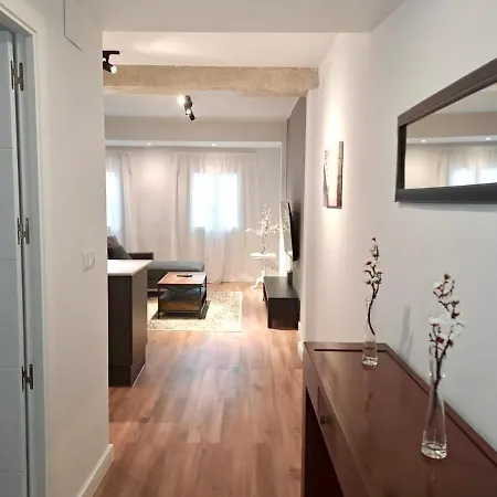 Amazing Bright And Recently Remodeled Apartmán