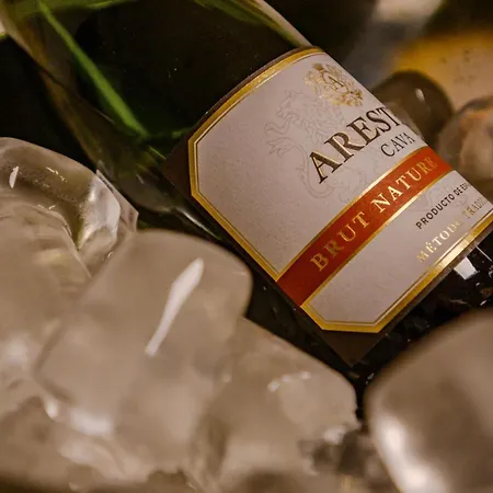 Cabanal Beachfront , 1 Min To Sea , Ac , Coffee , Balcony , Fastwifi Appartamento *