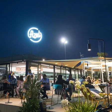 Appartamento Cabanal Beachfront , 1 Min To Sea , Ac , Coffee , Balcony , Fastwifi *