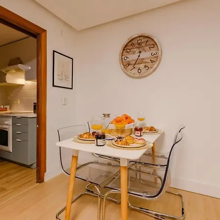 Cabanal Beachfront , 1 Min To Sea , Ac , Coffee , Balcony , Fastwifi ולנסיה