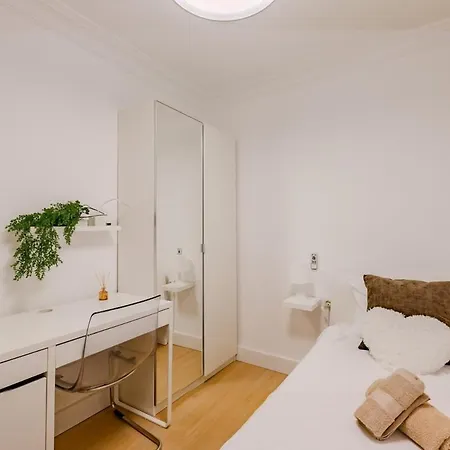 Cabanal Beachfront , 1 Min To Sea , Ac , Coffee , Balcony , Fastwifi ולנסיה