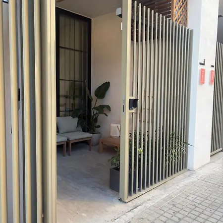 Mestalla Flats & Rut *