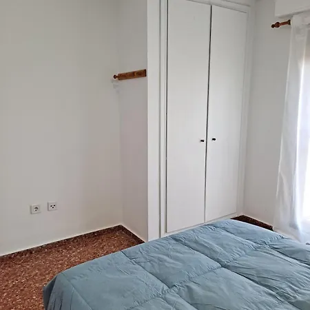 Comfortable In The Feria 2 Area Апартаменты *