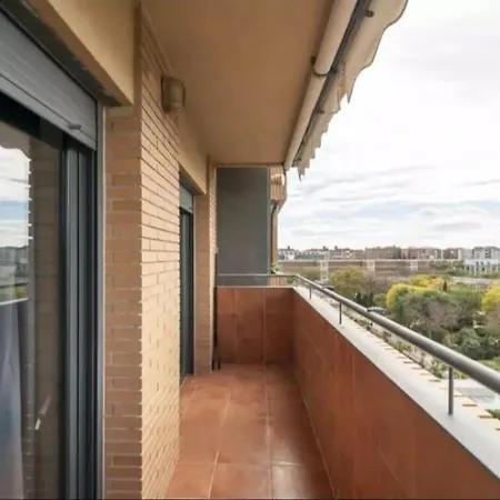 Cortes - Pool Paddle Tennis Court And Gym 발렌시아