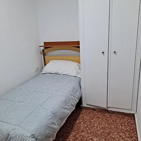 Comfortable In The Feria 2 Area Апартаменты