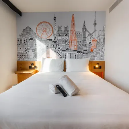 Ξενοδοχείο Easyhotel Ciutat Vella 2*
