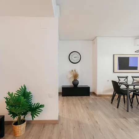 Your Sunny & Spacious Portview Daire *