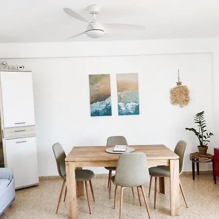 Isola Beachside Apartment *