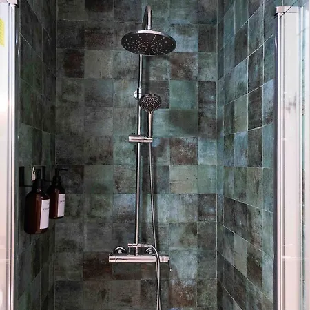 شقة Boutique Loft 1 Next To Torres De Serrano *