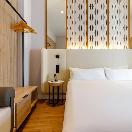 Petit Palace Plaza De La Reina Valenza