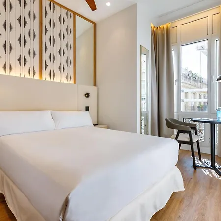 Petit Palace Plaza De La Reina Valence