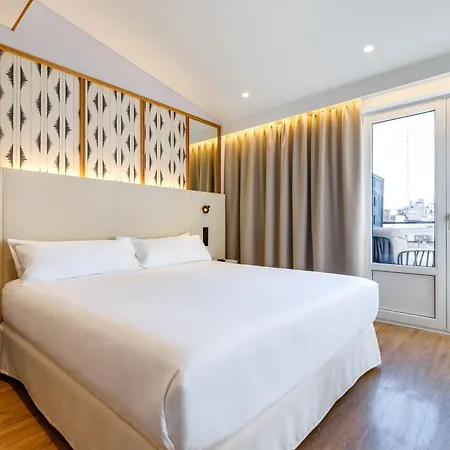Petit Palace Plaza De La Reina فندق 3*