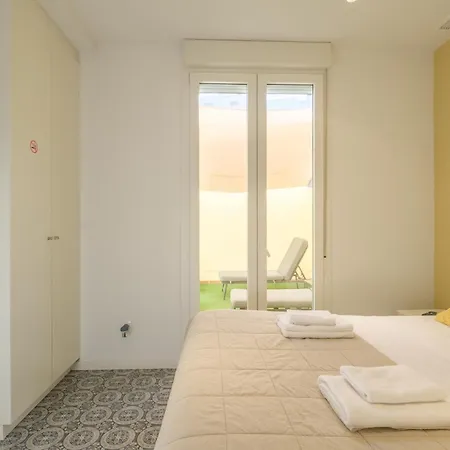 Marvellous With A Large Private Terrace Апарт-отель 4*