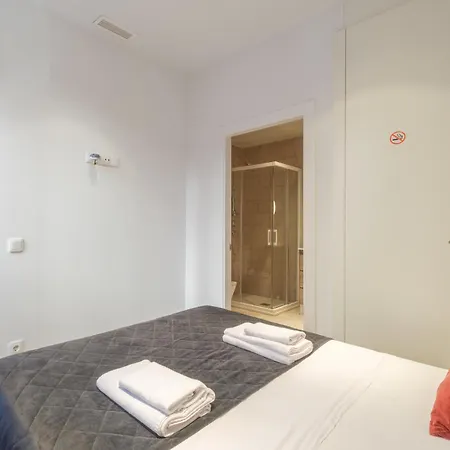 With Antique Floor & Lots Of Sun Light Ξενοδοχείο με διαμερίσματα