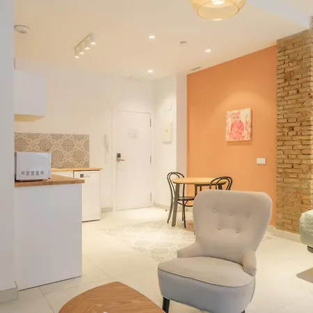 Gorgeous Close To Centre فالنسيا