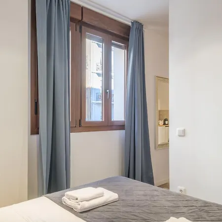 With Antique Floor & Lots Of Sun Light Ξενοδοχείο με διαμερίσματα