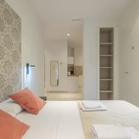 Aparthotel Chic & Comfortable Apartment, Private Terrace 4*