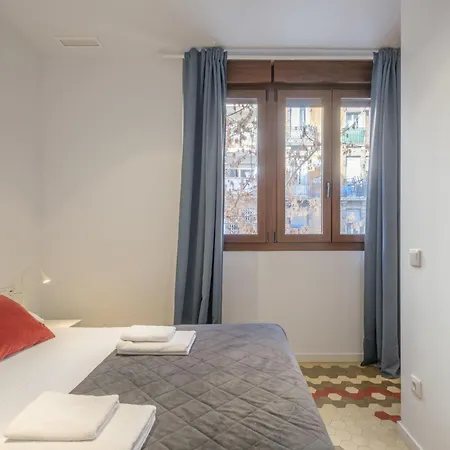 Ξενοδοχείο με διαμερίσματα With Antique Floor & Lots Of Sun Light