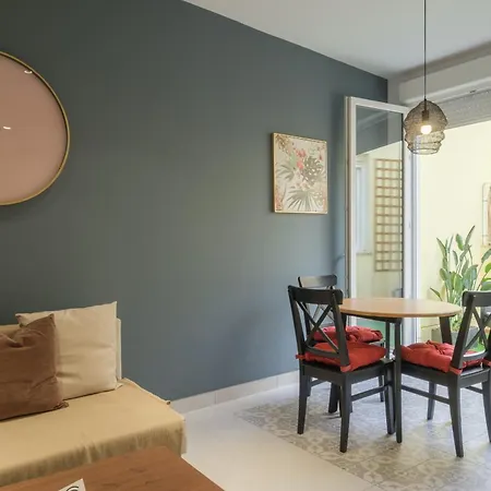 Chic & Comfortable Apartment, Private Terrace Aparthotel Valencia