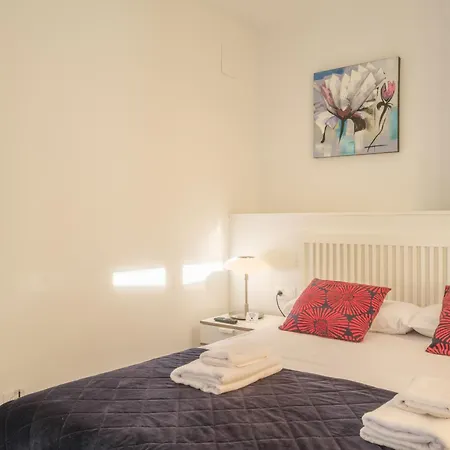 Gorgeous With A Large Private Terrace ולנסיה