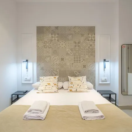 بيت ضيافة Comfortable Close To Centre 4*