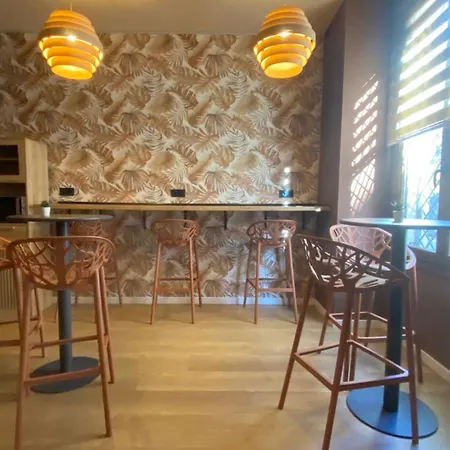 Πανσιόν Marina Boutique 3*