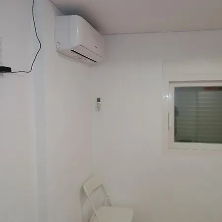 1 - Matrimonial Con Sala Y Balcon Privado * Valencia