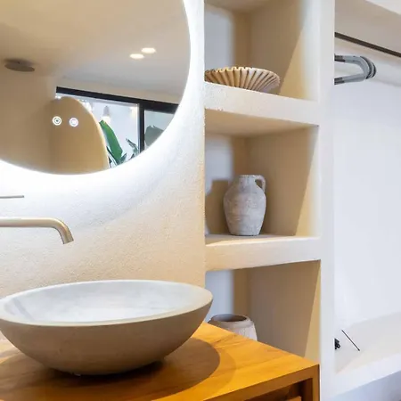 Apartment Vlc Host - Reina 166 B *