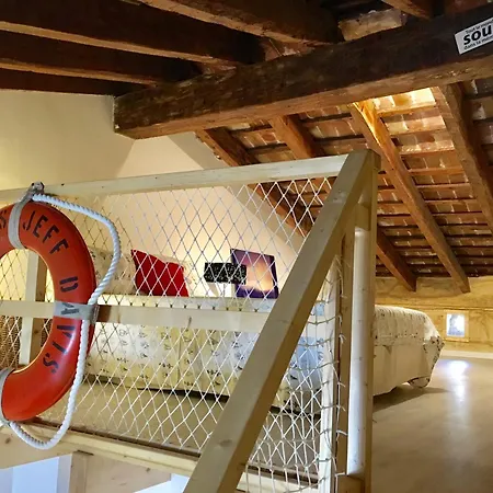 Next To The * فالنسيا