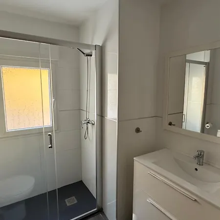 Plaza La Reina 3th Floor & No Elevator Апартаменты